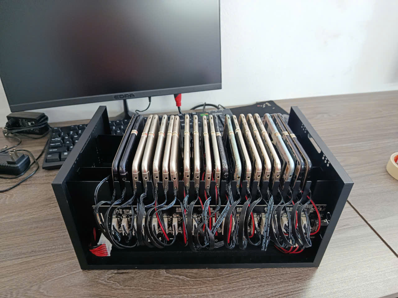 Lắp đặt Box Phone Farm trực tiếp cho khách hàng tại Cầu Giấy, Hà Nội