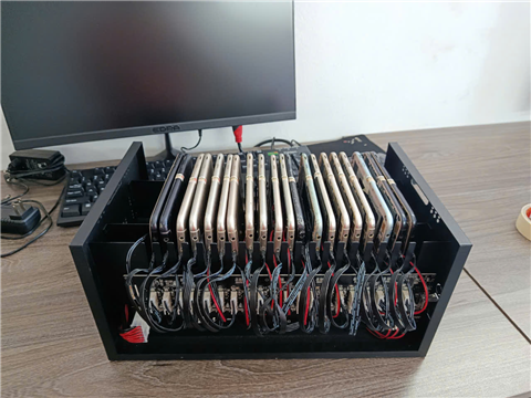 Ảnh Lắp đặt Box Phone Farm trực tiếp cho khách hàng tại Cầu Giấy, Hà Nội