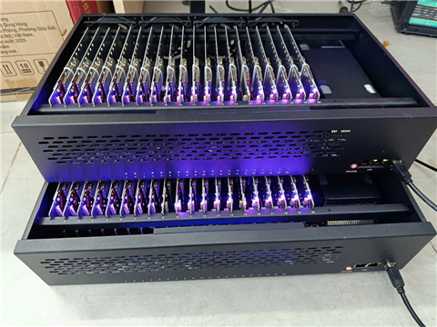 Ảnh Lắp đặt Box Phone Farm trực tiếp cho khách hàng tại Cầu Giấy, Hà Nội
